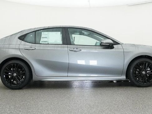 New 2026 Toyota Camry SE FWD image 19
