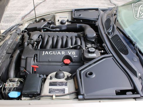Used 1999 Jaguar XK8 Convertible RWD image 10