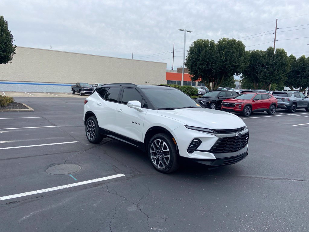Used 2024 Chevrolet Blazer RS w/ Driver Confidence II Package AWD/4WD image 9