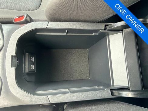 Used 2025 Toyota RAV4 XLE AWD/4WD image 19