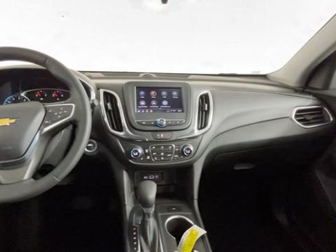Used 2024 Chevrolet Equinox LT FWD image 16