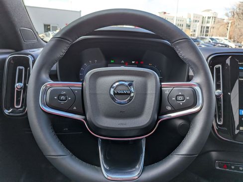 Certified 2023 Volvo C40 P8 Recharge Ultimate w/ Protection Package Premier image 15