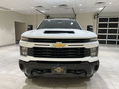 Used 2025 Chevrolet Silverado 2500 Custom w/ Custom Value Package AWD/4WD image 8