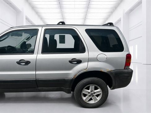 Used 2005 Ford Escape XLS AWD/4WD image 19