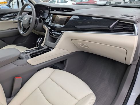 Used 2024 Cadillac XT6 Premium Luxury w/ LPO, Floor Liner Package AWD/4WD image 29