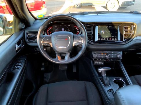 Used 2024 Dodge Durango SXT w/ 3rd Row Seating Group image 9