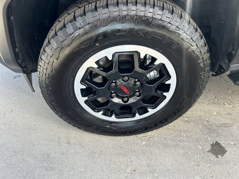 Certified 2025 Toyota 4Runner TRD Off-Road Premium AWD/4WD image 15