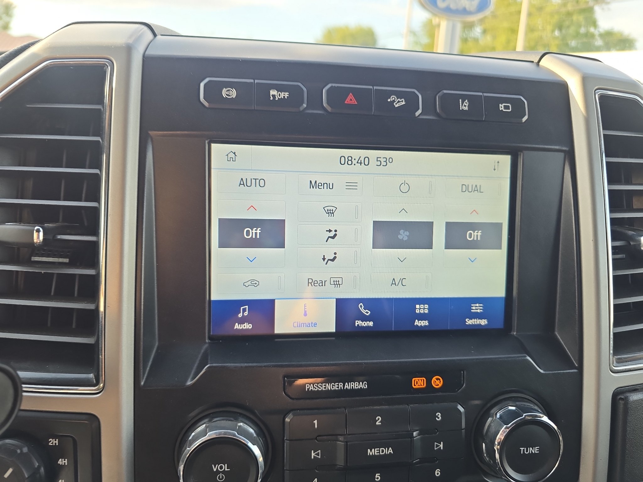 Used 2020 Ford F350 Lariat w/ Lariat Value Package AWD/4WD image 32