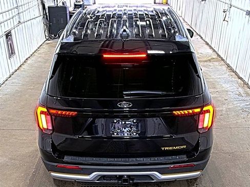 Used 2026 Ford Explorer Tremor w/ Tremor Convenience Package AWD/4WD image 8
