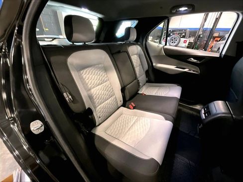 Used 2020 Chevrolet Equinox LS AWD/4WD image 16
