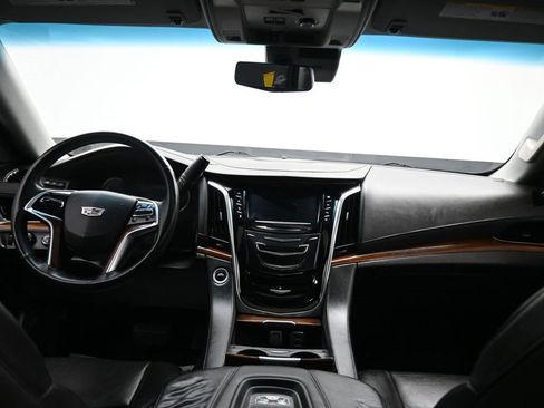 Used 2017 Cadillac Escalade ESV Luxury image 53