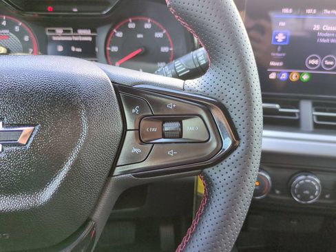 Used 2024 Chevrolet Trax RS w/ Driver Confidence Package FWD image 19