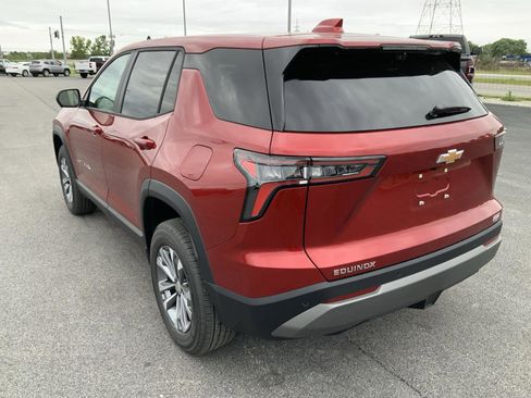 New 2026 Chevrolet Equinox LT w/ Convenience Package II FWD image 9