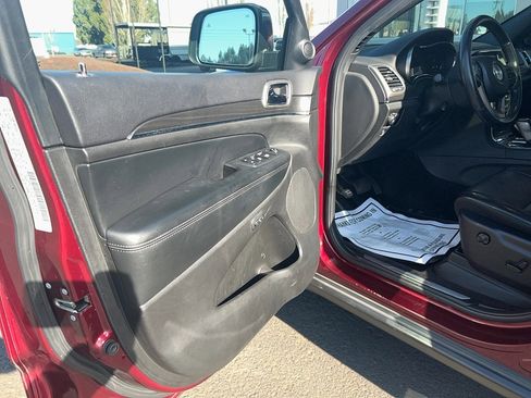 Used 2018 Jeep Grand Cherokee Limited w/ Luxury Group II image 19