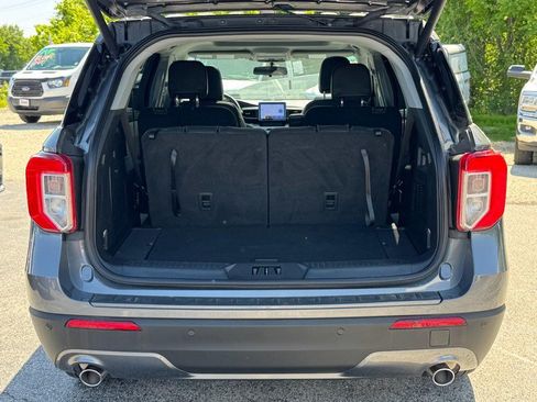 Used 2023 Ford Explorer XLT w/ Equipment Group 202A AWD/4WD image 5