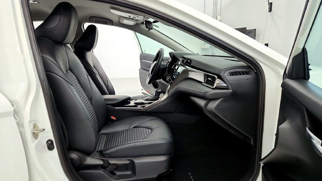 Certified 2020 Toyota Camry SE w/ Carpet Mat Package AWD/4WD image 14