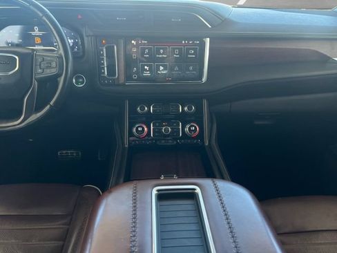Used 2024 GMC Yukon Denali Ultimate AWD/4WD image 4