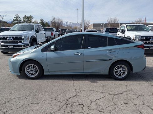 Used 2022 Toyota Prius XLE w/ Advanced Technology Package image 9