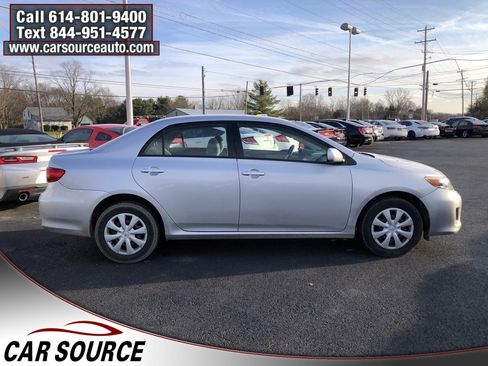Used 2011 Toyota Corolla LE image 4
