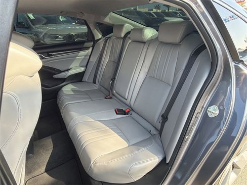 Used 2018 Honda Accord Touring image 25