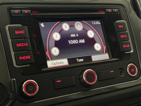 Used 2013 Volkswagen Tiguan SE image 62