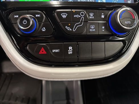 Used 2017 Chevrolet Bolt LT FWD image 16