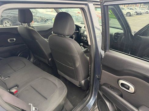 Used 2016 Kia Soul + FWD image 7
