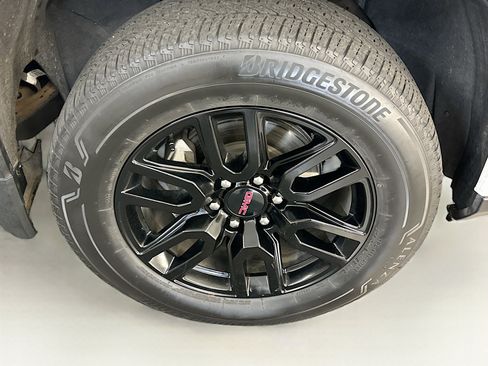 Used 2024 GMC Sierra 1500 Elevation image 11