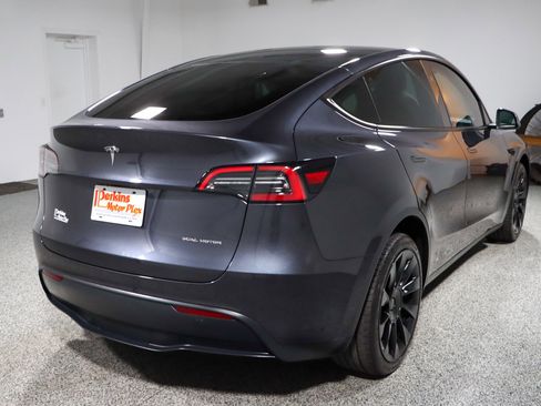 Used 2024 Tesla Model Y Long Range image 7