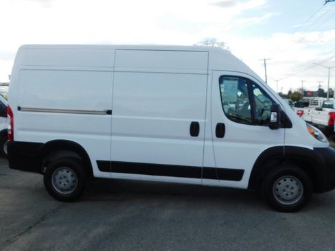 Used 2022 RAM ProMaster 1500 w/ Convenience Group image 2
