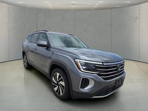 Used 2025 Volkswagen Atlas SE AWD/4WD image 7