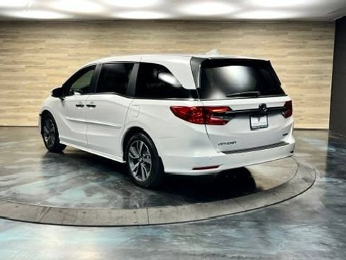 Used 2024 Honda Odyssey Touring image 12
