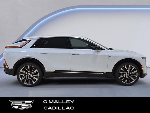 New 2026 Cadillac Lyriq Signature Luxury image 6