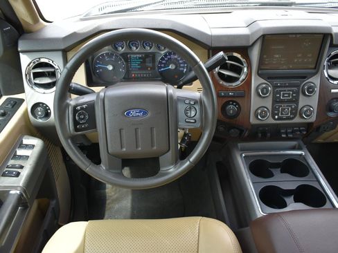 Used 2016 Ford F350 Lariat w/ Lariat Interior Package AWD/4WD image 12