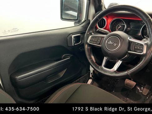 Used 2019 Jeep Wrangler Unlimited Rubicon w/ Cold Weather Group AWD/4WD image 11