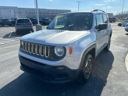 Used 2017 Jeep Renegade Sport w/ Power & Air Group image 4