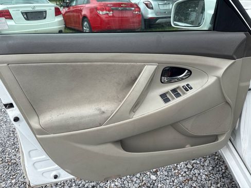 Used 2011 Toyota Camry LE w/ LE Extra-Value Pkg FWD image 14