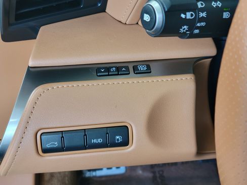 Certified 2024 Lexus LC 500 Convertible image 18