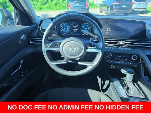 Used 2025 Hyundai Elantra SEL FWD image 15