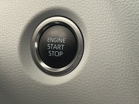 Used 2024 Toyota Corolla SE image 19