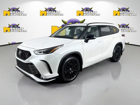 Used 2024 Toyota Highlander XSE AWD/4WD image 1
