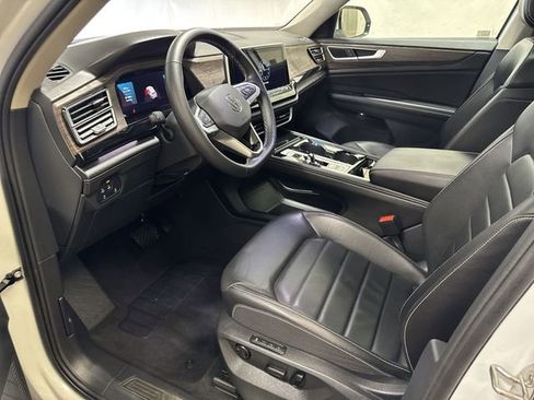 Used 2024 Volkswagen Atlas SEL AWD/4WD image 12