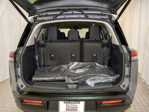 New 2026 Nissan Pathfinder SV image 6