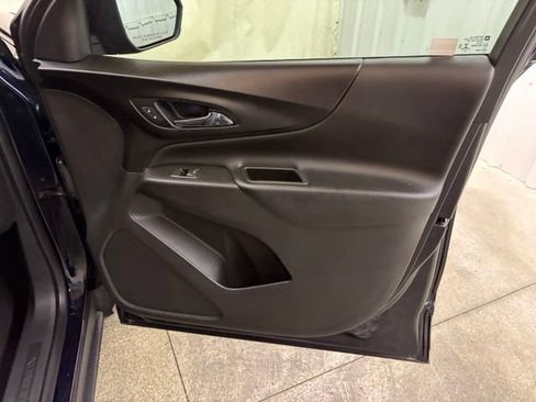 Used 2021 Chevrolet Equinox LT FWD image 32