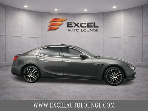 Used 2017 Maserati Ghibli RWD image 10