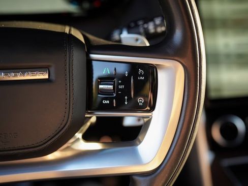 Used 2023 Land Rover Range Rover Long Wheelbase SE image 31