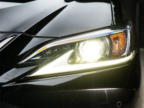 Used 2024 Lexus ES 350 F Sport w/ Accessory Package (Z2) FWD image 4
