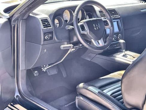 Used 2013 Dodge Challenger SXT RWD image 3