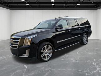 Used 2017 Cadillac Escalade ESV Luxury AWD/4WD video 1
