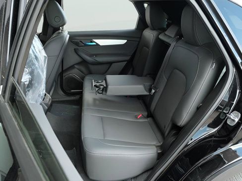 New 2025 VinFast VF 8 Plus image 20